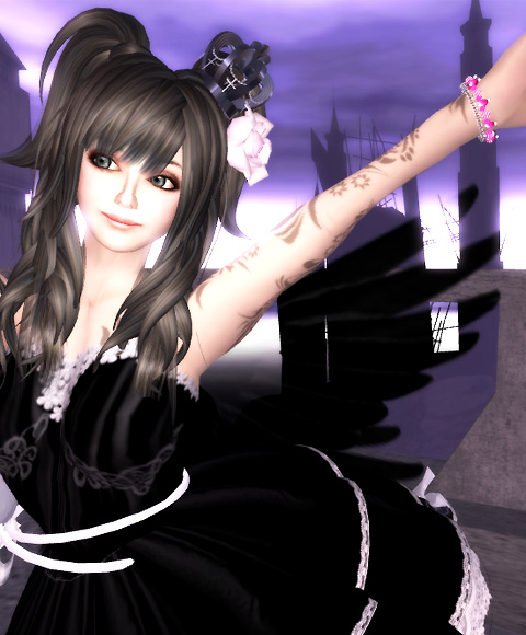 いたいけな黒天使ドレス‥‥Featherさん。