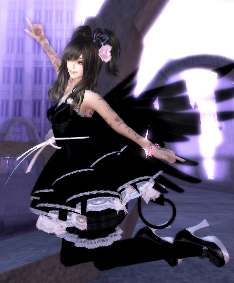 いたいけな黒天使ドレス‥‥Featherさん。