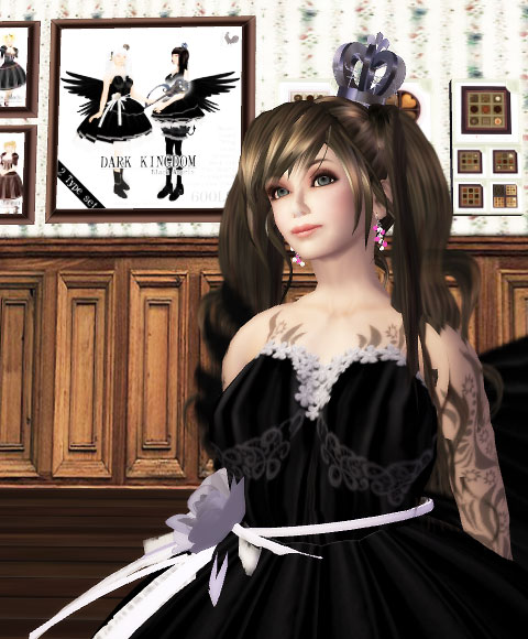 いたいけな黒天使ドレス‥‥Featherさん。