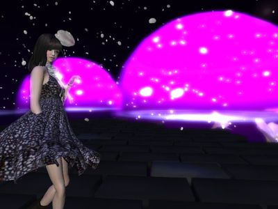 幻想的な夜桜ダンスパーティ