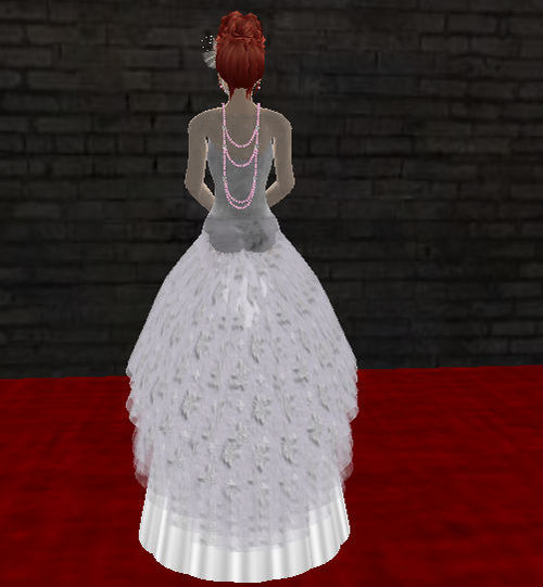 純白のドレスは・・・？