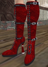 AO付き赤ブーツ。