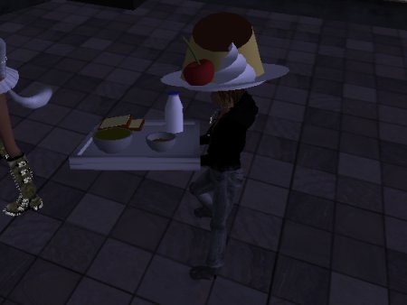 給食セットと偽物スタッフ