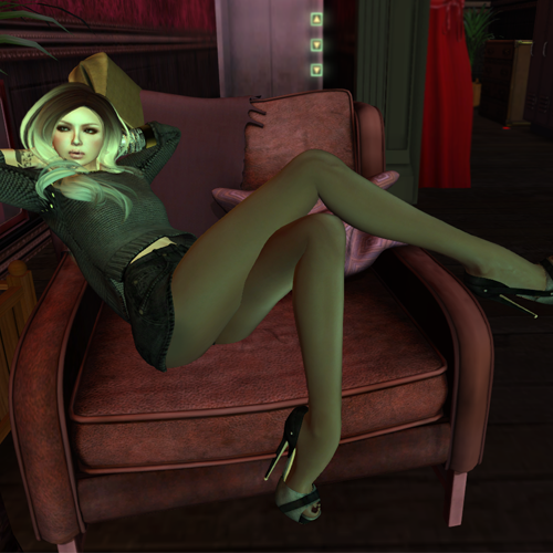 Tres Chic   [Cynful]