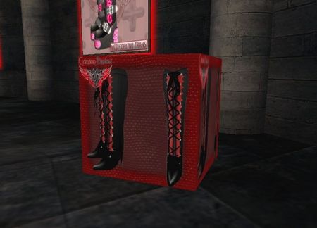 FREEブーツ&ラッキーチェアでドレスCrimson